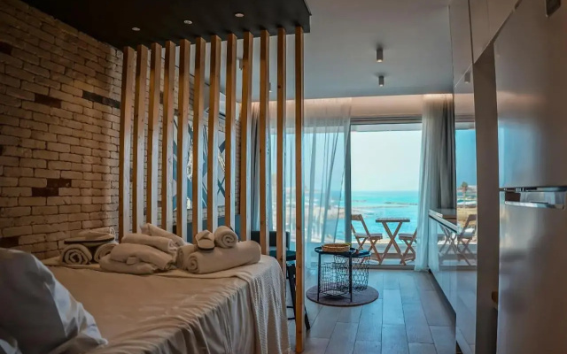 COSea Living: SeaSide Deluxe Suite in Harbour 107B