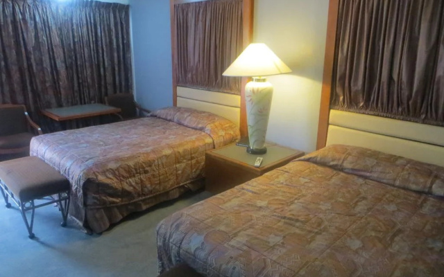 Trails End Motel