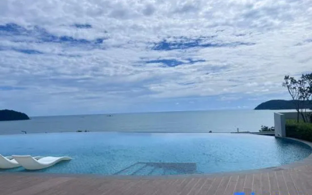 Assana Cenang Seaview Suites by Oakville
