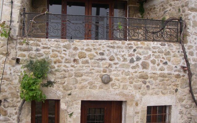 Отель Traditional Cretan Houses вид на фасад