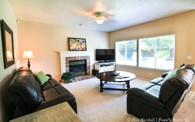 West Boise Family Stunner!
