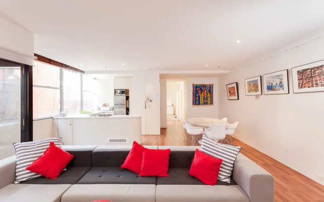 BENJAMIN, 2BDR Melbourne Apartment