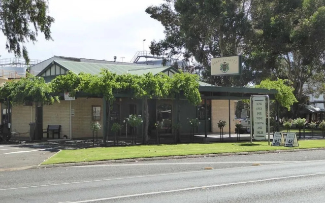 Glossop Motel