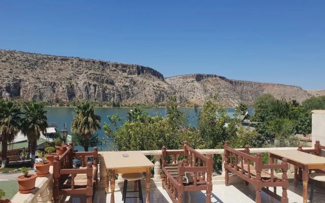 Rosa Otel