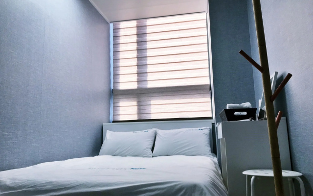 Roadhouse Shinchon - Hostel