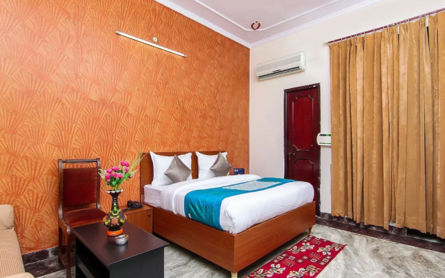 OYO 12338 Hotel Venus Inn