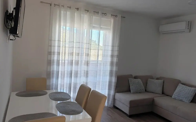 Apartment Pocrnja