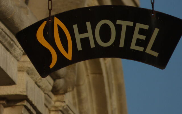 Отель Sohotel Сомюр вид на фасад