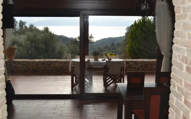 Evia Family House