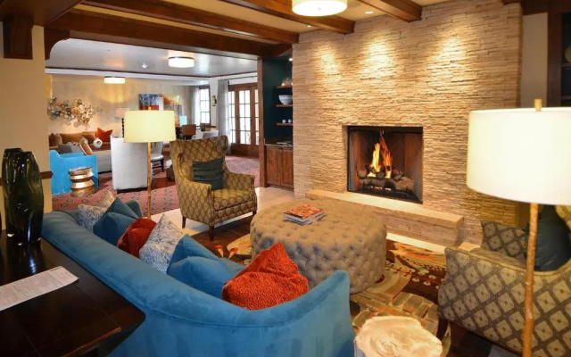 Ascent Residence 208