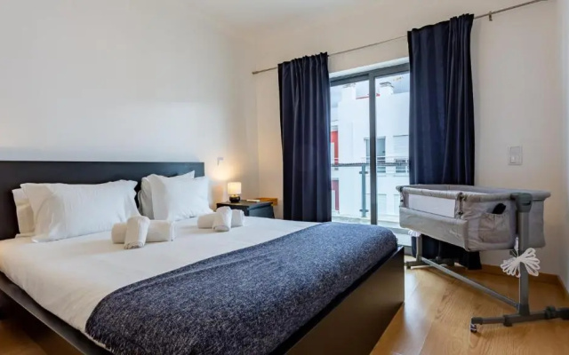 Spacious & Modern 3BDR Apartment in Algarve by LovelyStay