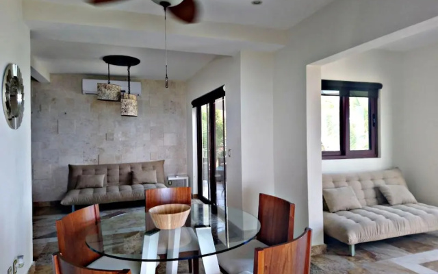 El Faro Beachfront Penthouse
