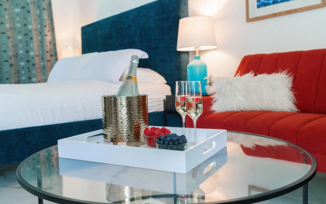 BelleVue Oasis-Palm Springs - Adults Only