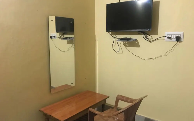 Goroomgo Maa Ugratara Lodge Puri