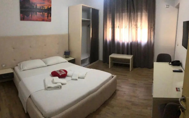 Hotel Aulona