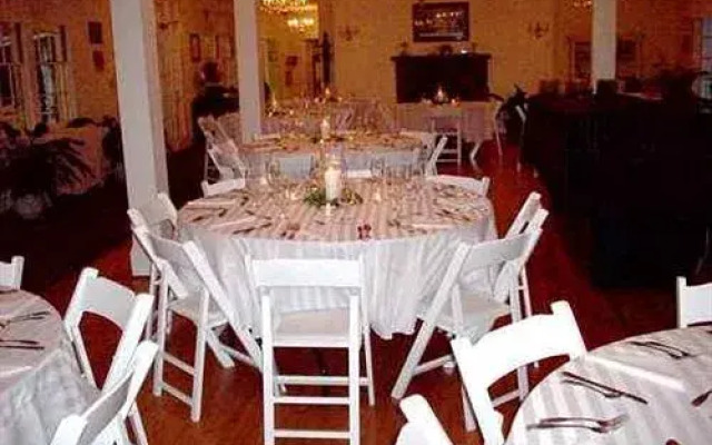 The Badin Inn & Golf Club