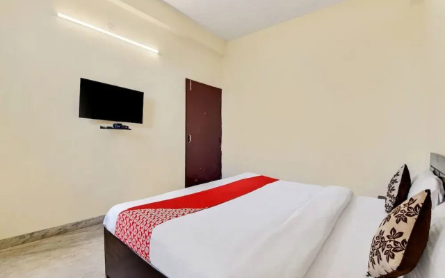 Hotel Shree Sumukh by OYO Rooms