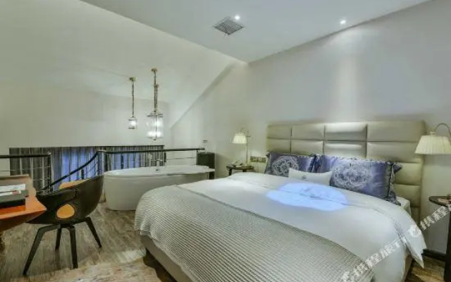 Cliff Hotel