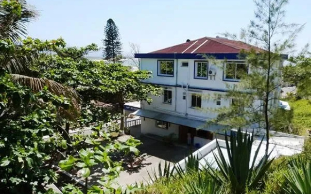 Le Port Hotel