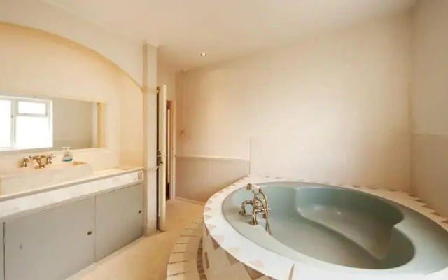 Green Hedges - self catering