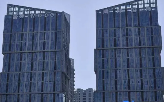 Rosewood Hotel (Zhoukou Yulin Smart Center Vocational and Technical College)