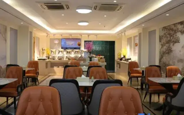 Vienna Hotel (Linyi  Olympic Sports Center)