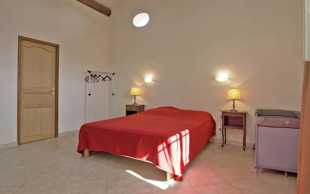 Welcoming Villa with Private Pool in Montfrin