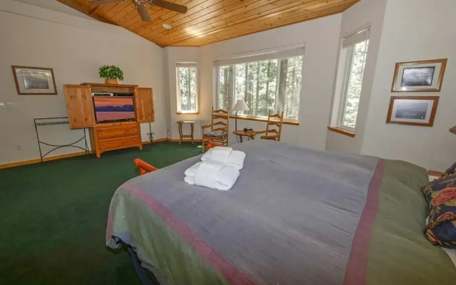 2460 Lupine Trail 6 Bedroom Home by RedAwning