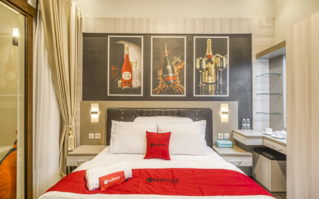 RedDoorz Plus near Gembira Loka Zoo 2