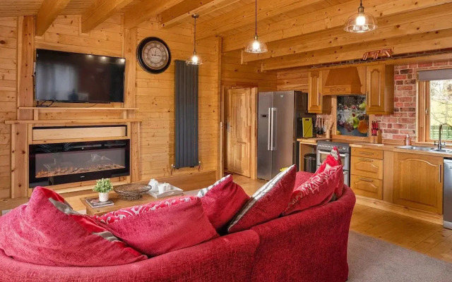 Lodge in Shropshire With Private Hot Tub