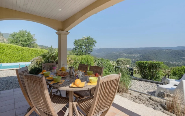 Mesmerising Villa in Les Vans With Private Pool
