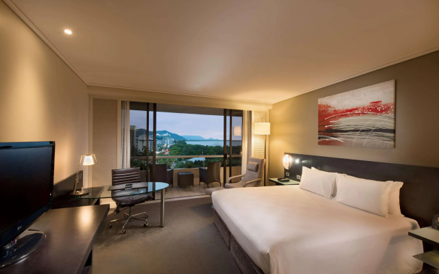 Отель Hilton Cairns