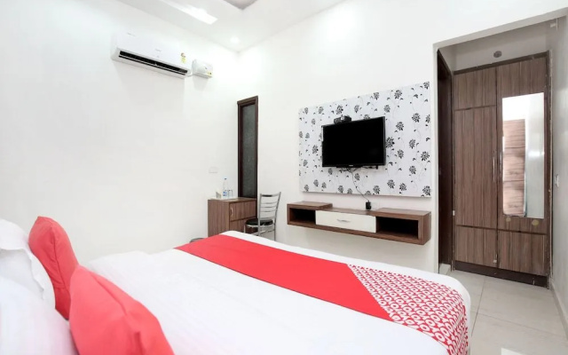 OYO 14790 Hotel Destiny Inn