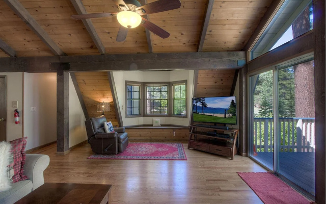 Ponderosa Palace by Lake Tahoe Accommodations