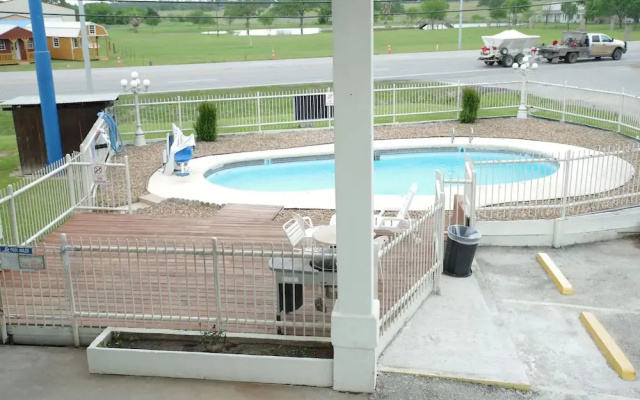 Executive Inn Giddings