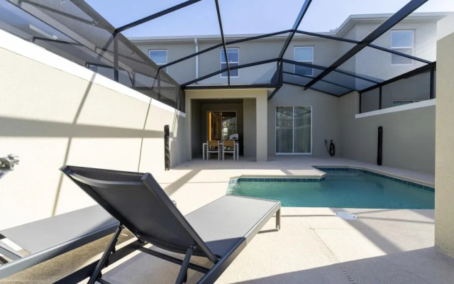 Chic Modern Marvel-spacious Themed Bedrooms Private Pool