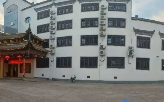 Xanadu Hotel In Yi County