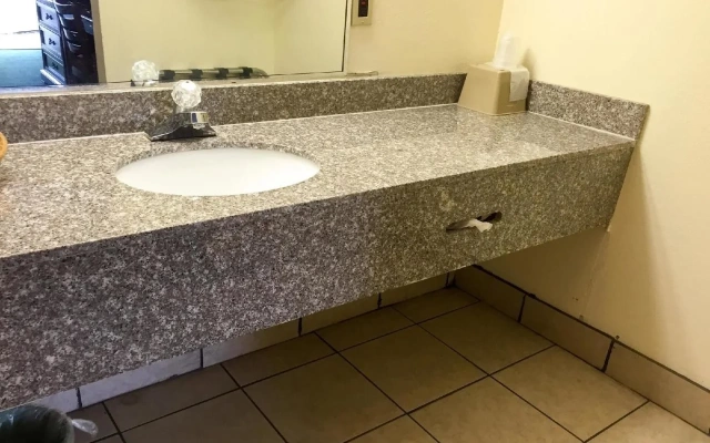Motel 6 Calera