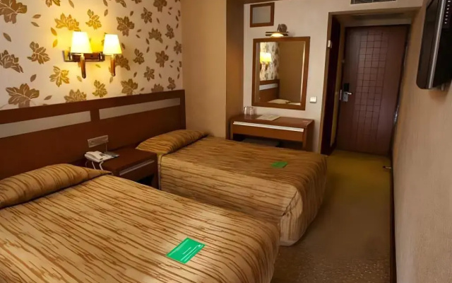 Almer Hotel