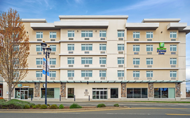 Holiday Inn Express & Suites Victoria - Colwood