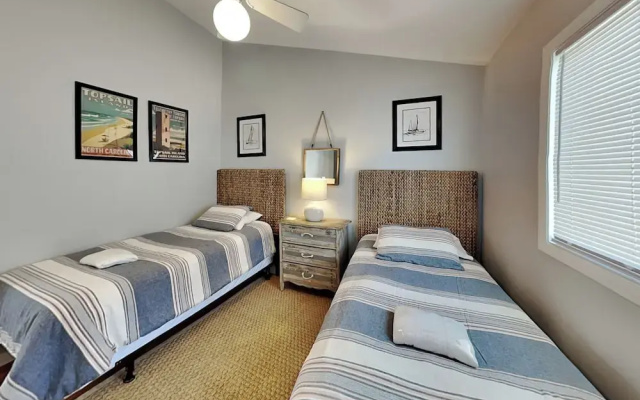 Hicks by Topsail Realty