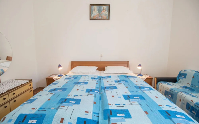 Apartments Josip by the sea