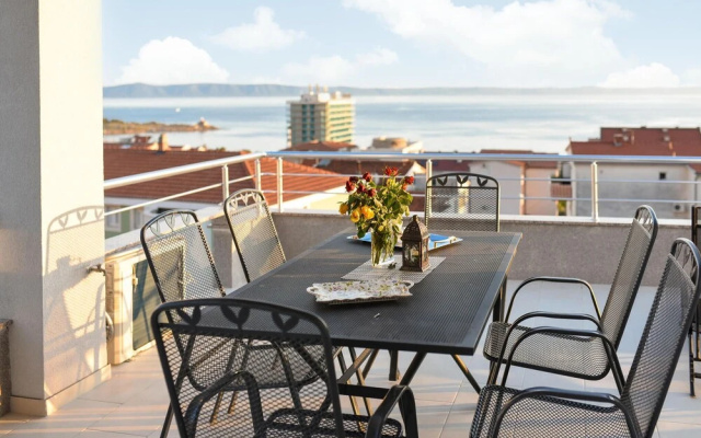 Amazing Apartment in Makarska With Wifi and 2 Bedrooms