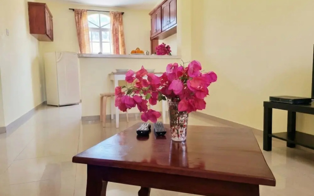 2-bedroom Beach Apartment With Pool Costambar