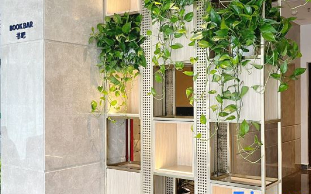 Kyriad Hotel (Wuhan Huanghelou Wuchang Railway Station)