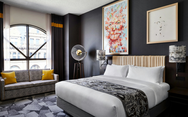 Saint Kate - The Arts Hotel