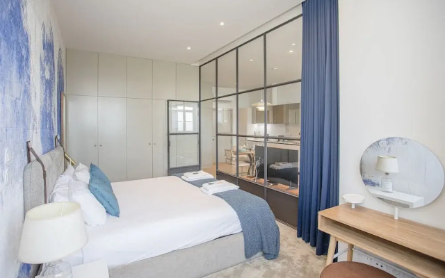 Modern Coastline Apartment
