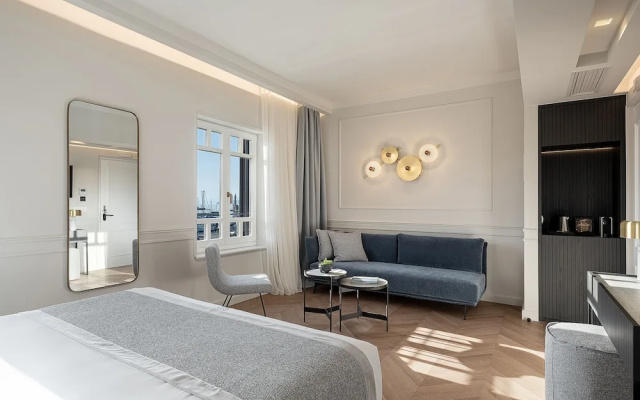 Riviera Suites