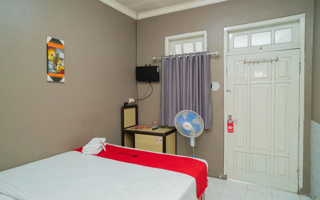 RedDoorz at Oro Oro Ombo Batu