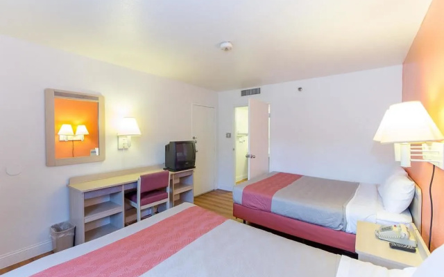Motel 6 Vallejo - Maritime North